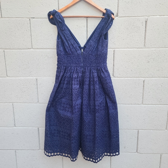 Self-Portrait | Deep V-Neck Broderie-Anglaise Dress in Navy Size 8 - Picture 12 of 15
